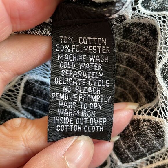 Mishca black & white cotton/polyester long button down shirt with 3/4 sleeves - Picture 10 of 10